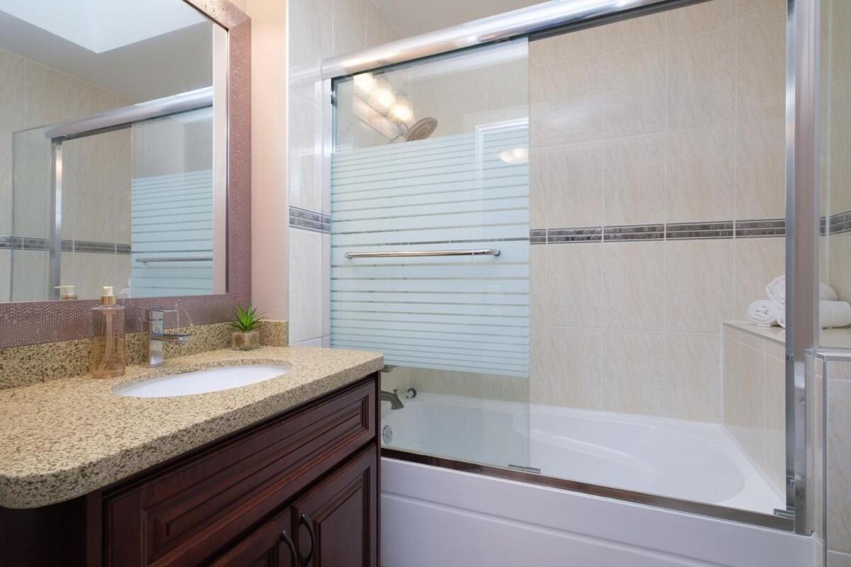 Spacious 4Br W Ensuites Mins To Downtown Yvr Ubc Vancouver Eksteriør bilde
